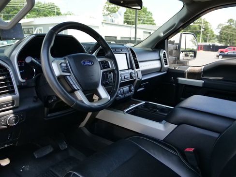 Used 2019 Ford F350 Lariat AWD/4WD image 2