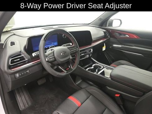 New 2026 Chevrolet Traverse RS image 10