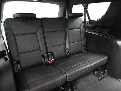 Used 2022 Chevrolet Suburban Z71 image 24