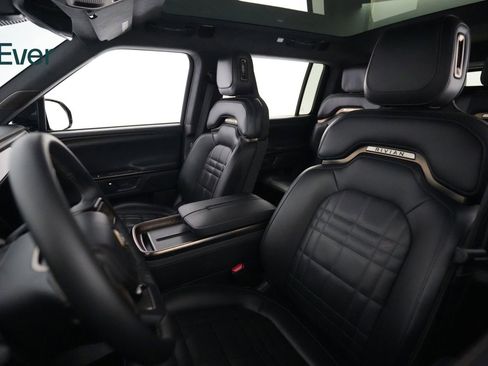 Used 2025 Rivian R1S Premium AWD/4WD image 4