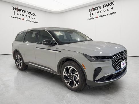 New 2026 Lincoln Nautilus Premier w/ Equipment Group 102A AWD/4WD image 7
