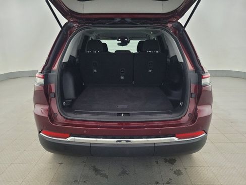 Used 2023 Jeep Grand Cherokee Laredo image 29