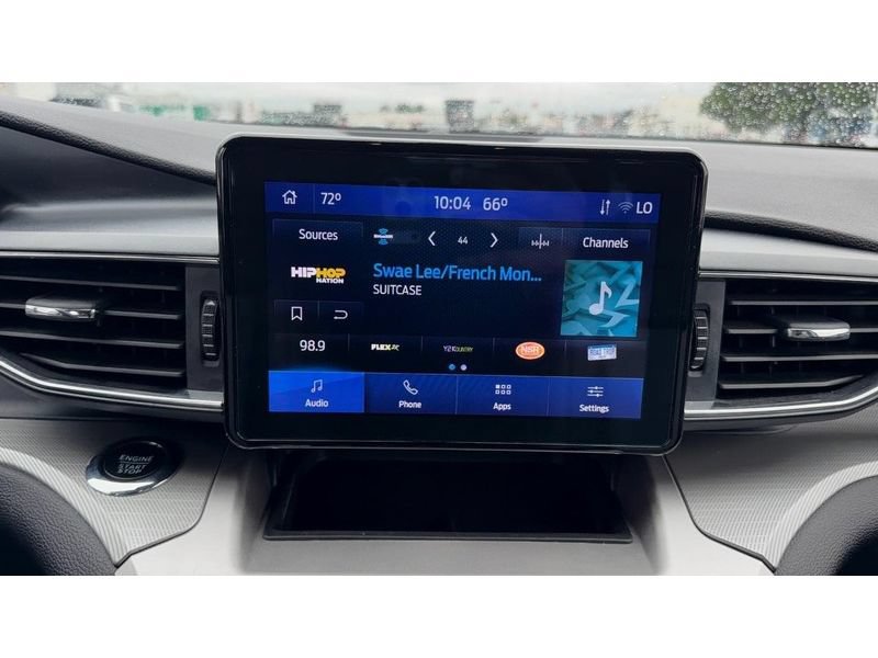 Used 2022 Ford Explorer XLT w/ Equipment Group 202A AWD/4WD image 15