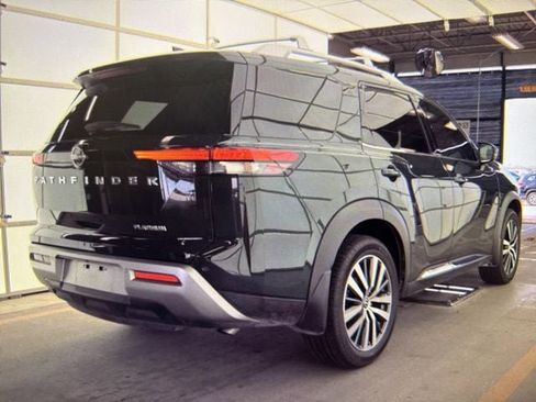 Used 2022 Nissan Pathfinder Platinum w/ Cargo Package image 4