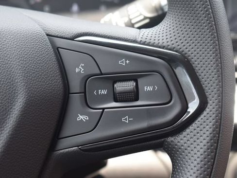 New 2026 Chevrolet Trax LS w/ LS Convenience Package FWD image 20