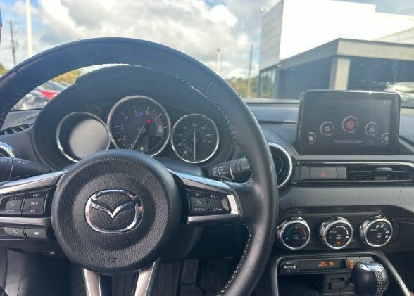 Used 2023 MAZDA MX-5 Miata Grand Touring RWD image 8