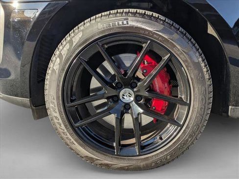 Used 2023 Porsche Macan S image 9