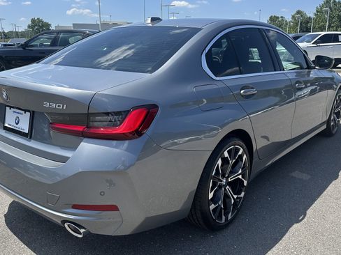 Used 2025 BMW 330i xDrive Sedan w/ Premium Package image 10