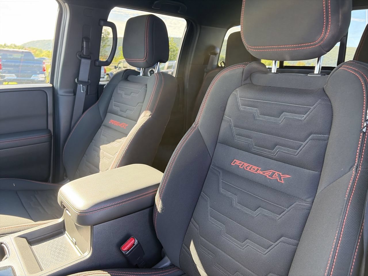 Used 2024 Nissan Frontier PRO-4X AWD/4WD image 22