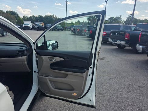 Used 2016 Honda Pilot Elite image 12