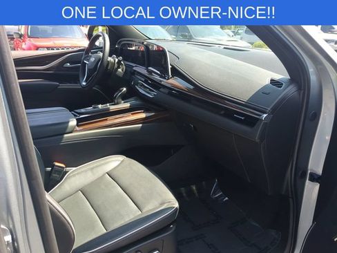 Used 2024 Cadillac Escalade Premium Luxury w/ Performance Package AWD/4WD image 46