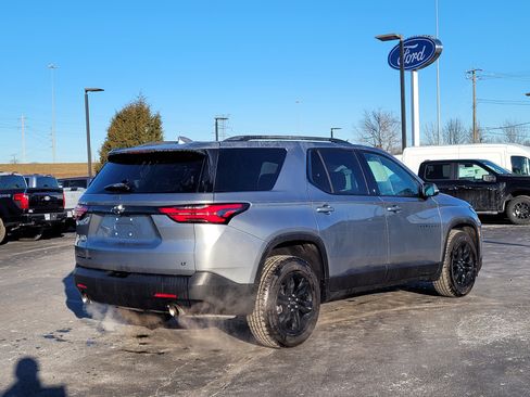 Used 2023 Chevrolet Traverse LT w/ Midnight/Sport Edition image 4