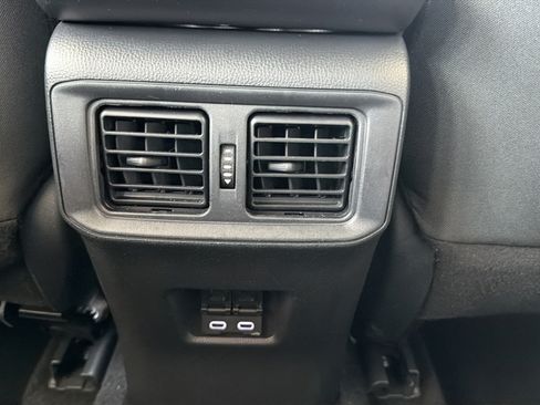 Used 2025 Toyota RAV4 XLE AWD/4WD image 16