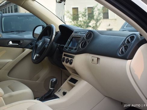 Used 2016 Volkswagen Tiguan SE AWD/4WD image 16
