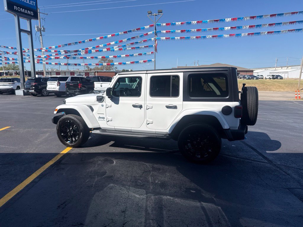 Used 2023 Jeep Wrangler Unlimited Sahara w/ Cold Weather Group AWD/4WD image 8