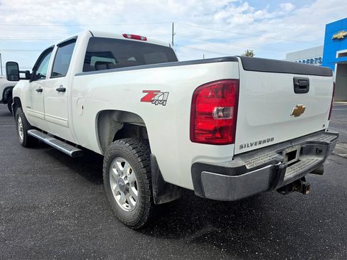 Used 2014 Chevrolet Silverado 2500 LT w/ Interior Plus Package AWD/4WD image 4