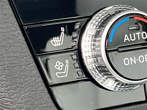 New 2025 Mitsubishi Outlander SEL image 21