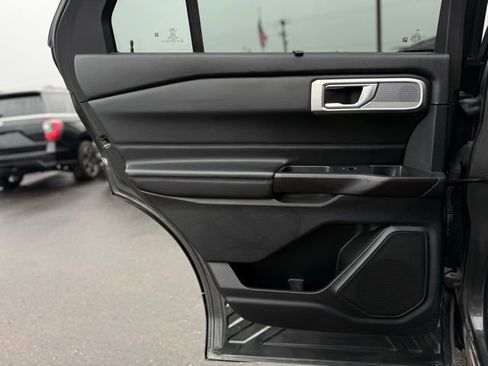 Certified 2020 Ford Explorer Platinum image 14