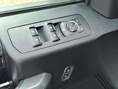 Used 2019 Ford F150 XLT w/ Equipment Group 302A Luxury AWD/4WD image 16