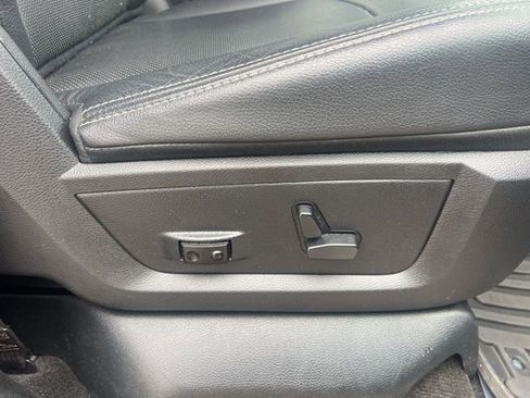 Used 2017 RAM 1500 Laramie w/ Convenience Group image 12