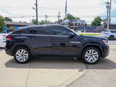 Used 2020 Volkswagen Atlas Cross Sport SE FWD image 6