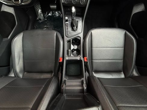 Used 2018 Volkswagen Tiguan SE w/ Panoramic Sunroof Package image 49