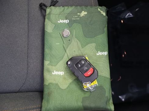 Used 2024 Jeep Wrangler Unlimited Sahara AWD/4WD image 55