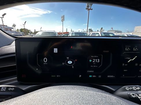 Used 2024 Kia EV9 Light Long Range RWD image 24