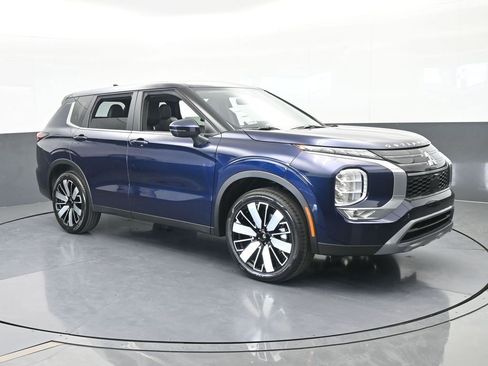 New 2026 Mitsubishi Outlander SE image 8