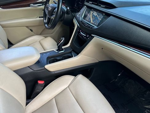 Used 2017 Cadillac XT5 Premium Luxury w/ Driver Assist Package FWD image 34