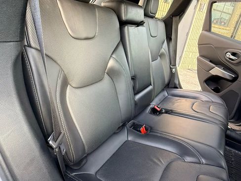 Used 2020 Jeep Cherokee Limited image 35