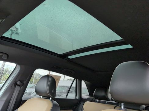 Used 2022 Volkswagen Atlas Cross Sport SEL R-Line image 7