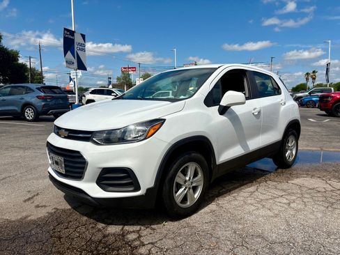 Used 2020 Chevrolet Trax LS AWD/4WD image 7