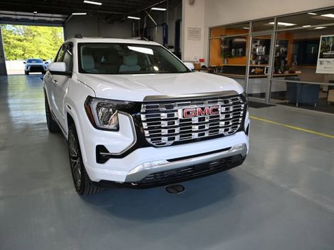New 2026 GMC Terrain Denali w/ LPO, Floor Liner Package AWD/4WD image 3