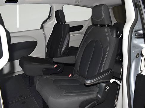 Used 2023 Chrysler Voyager LX FWD image 29