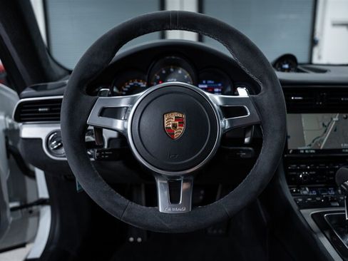 Used 2015 Porsche 911 GT3 RWD image 19