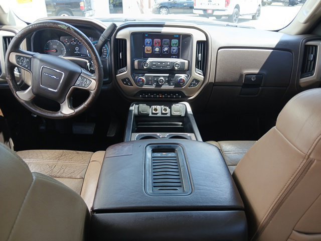 Used 2017 GMC Sierra 2500 Denali w/ Duramax Plus Package AWD/4WD image 16