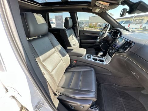 Used 2019 Jeep Grand Cherokee Summit AWD/4WD image 27