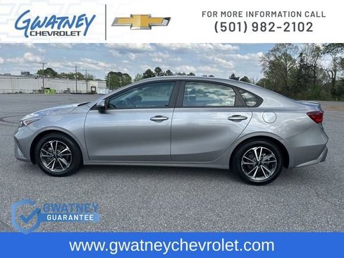 Used 2023 Kia Forte LXS FWD image 8