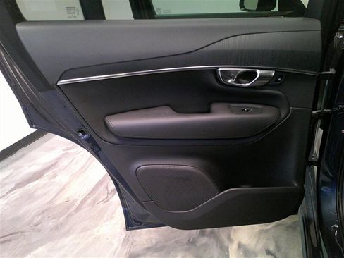 Used 2020 Volvo XC90 T6 Momentum w/ Protection Package Premier image 48