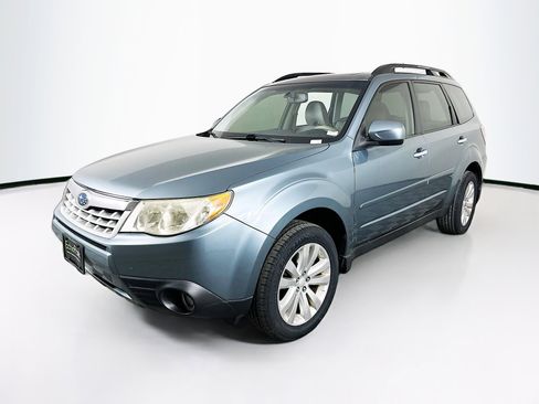 Used 2013 Subaru Forester 2.5X Premium w/ Popular Pkg 2 image 3