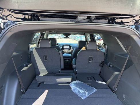 Used 2024 Chevrolet Traverse Premier w/ Redline Edition image 10