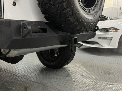 Used 2015 Jeep Wrangler Rubicon w/ Dual Top Group AWD/4WD image 16