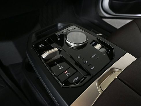 Used 2022 BMW iX xDrive50 w/ Sport Package image 15