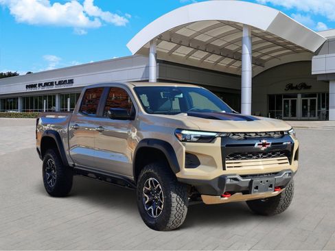 Used 2024 Chevrolet Colorado ZR2 w/ Technology Package image 2