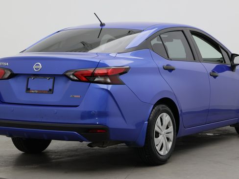 Used 2021 Nissan Versa S FWD image 11