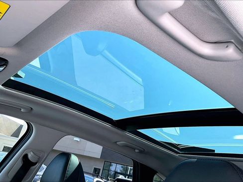 Certified 2023 Hyundai Tucson Limited AWD/4WD image 12