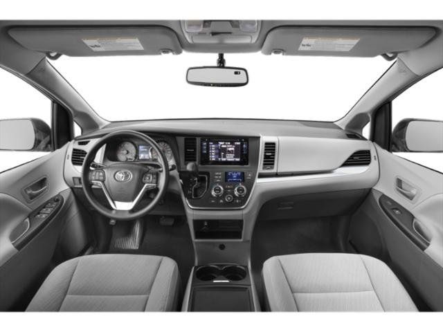 Used 2015 Toyota Sienna LE w/ Four Season Floor Mat Package FWD image 4