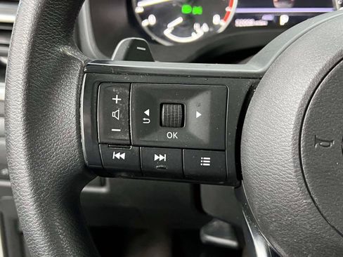 Used 2024 Nissan Rogue SV AWD/4WD image 21