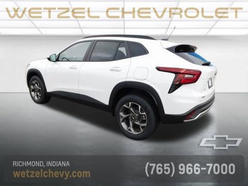 New 2026 Chevrolet Trax LT FWD image 5